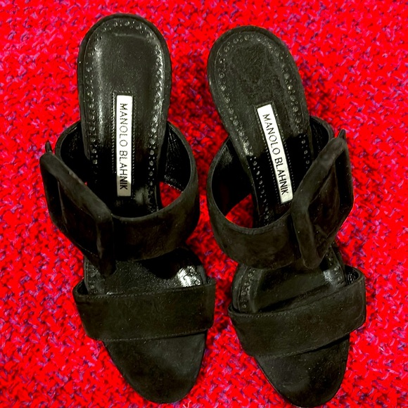 Manolo Blahnik Gable Black Suede open toe mules size 36. Us 6 - Picture 8 of 11
